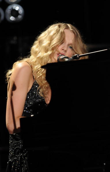 taylorweb09.jpg