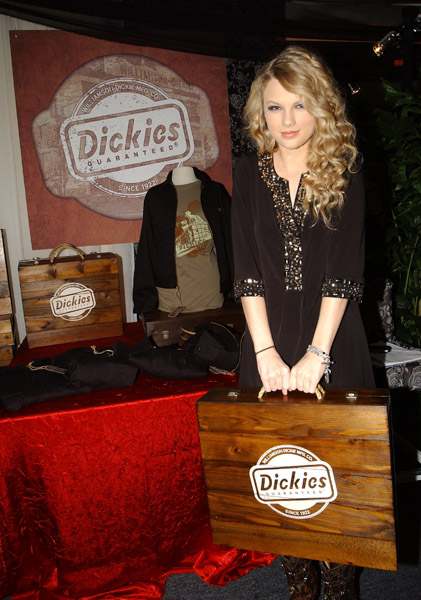 taylorweb016.jpg