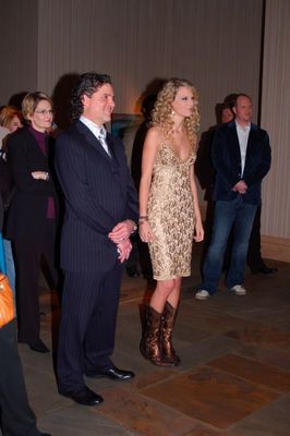 taylorweb090.jpg