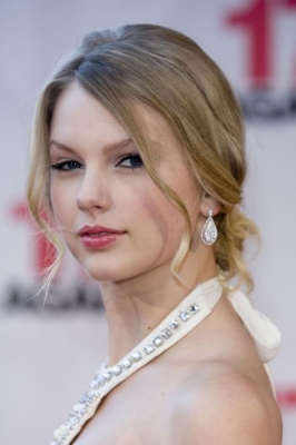 taylorweb050.jpg