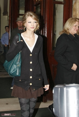 HQ
