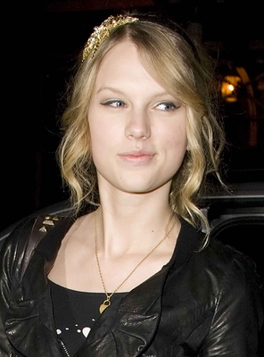 HQ
