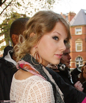 HQ
