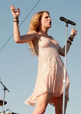 HQ
