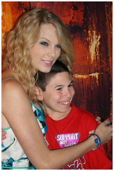 taylotweb424.jpg