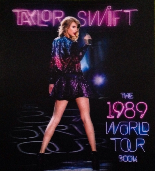 Thanks to [url=http://outcfthewoods.tumblr.com]Angi[/url] for the scans!
